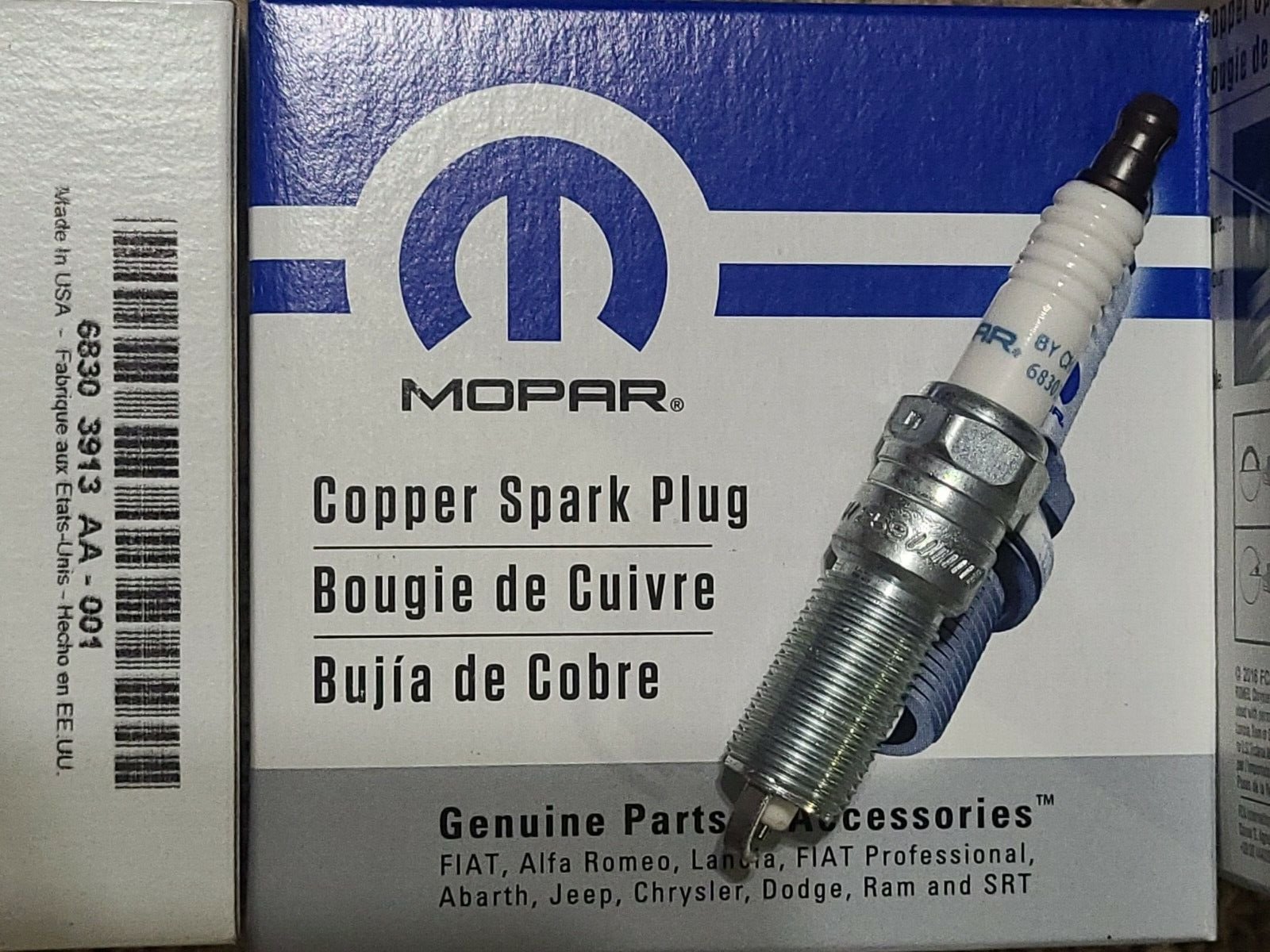 Свічка запалювання MOPAR 68303913AA Chrysler PT Cruiser, 300C, Sebring, Voyager; Jeep Grand Cherokee, Commander, Wrangler; Dodge Caravan — запчастина Jeep — куп
