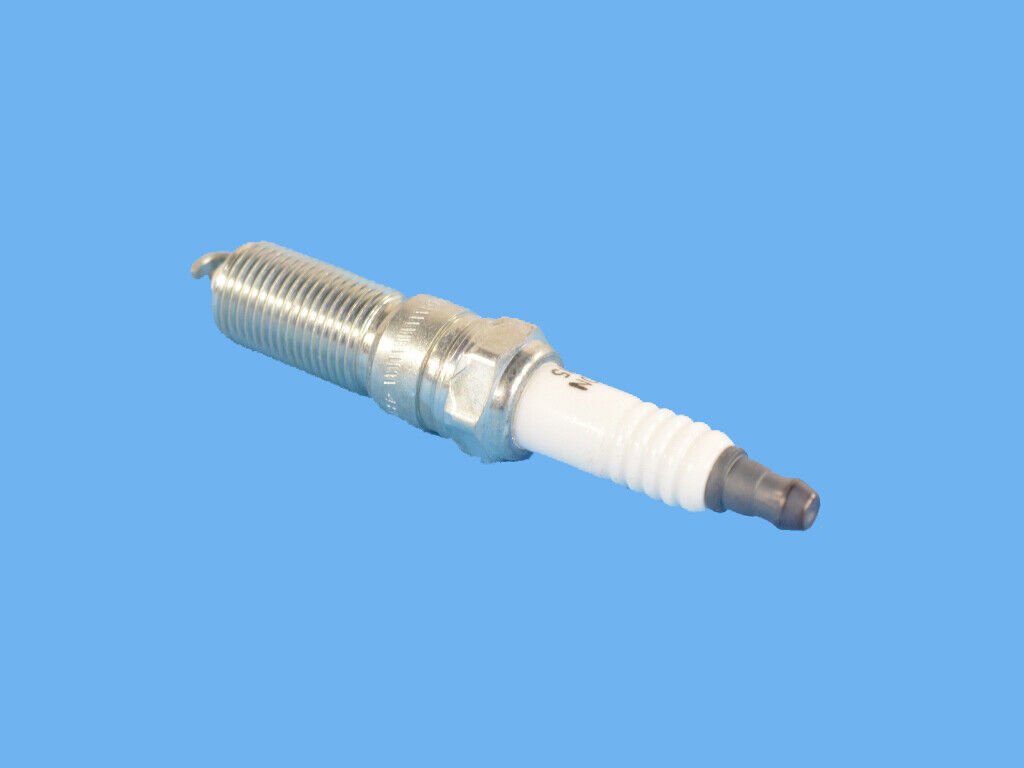 Свічка запалювання, платинова SP0RE10PM5 MOPAR 68303929AA Chrysler 300C, Sebring, Concorde, 300M; Jeep Grand Cherokee, Wrangler; Dodge Avenger, Journey, Challen